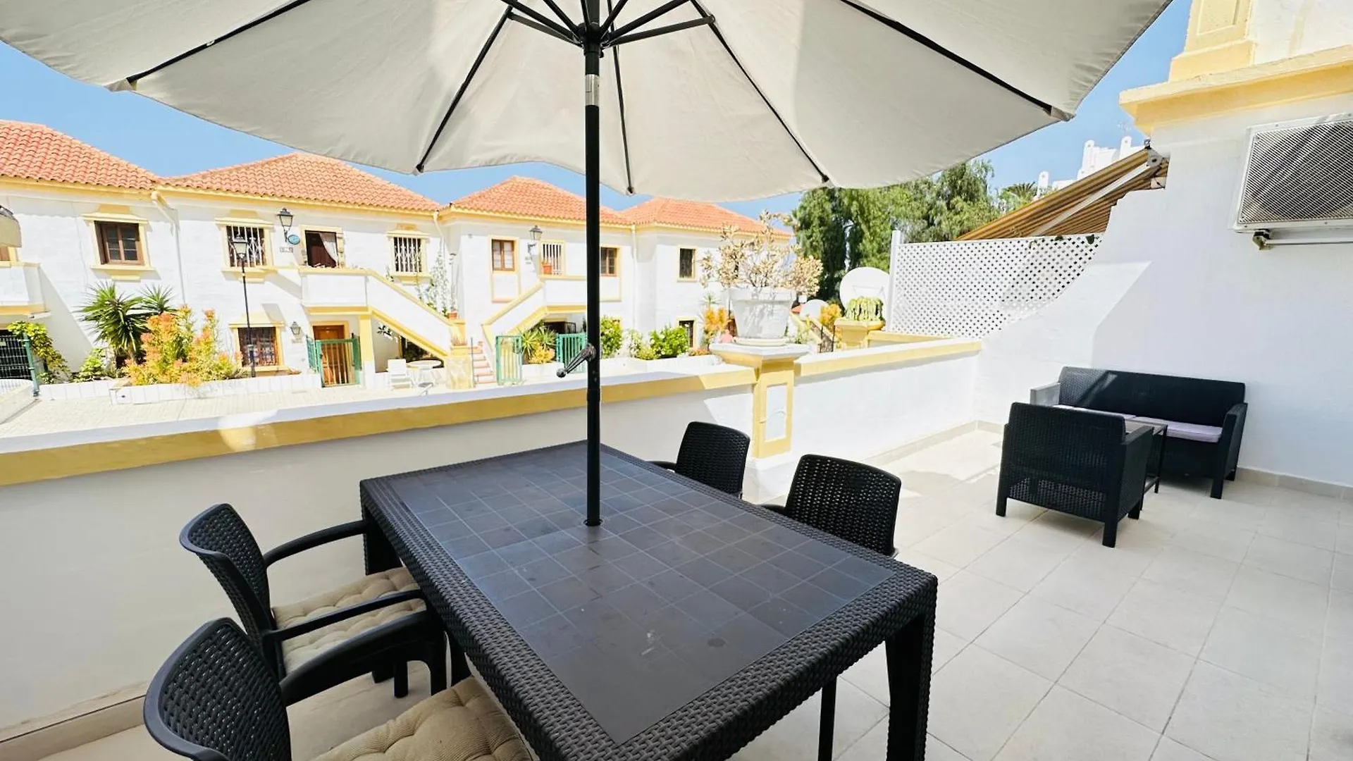Windsor Park Spacious Apartment In Costa Adeje Espanha